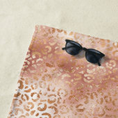 Serviette De Plage Empreinte de léopard blanc Rose Peach (En situation)