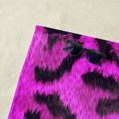 Serviette De Plage Empreinte de léopard de fourrure violet (En situation)