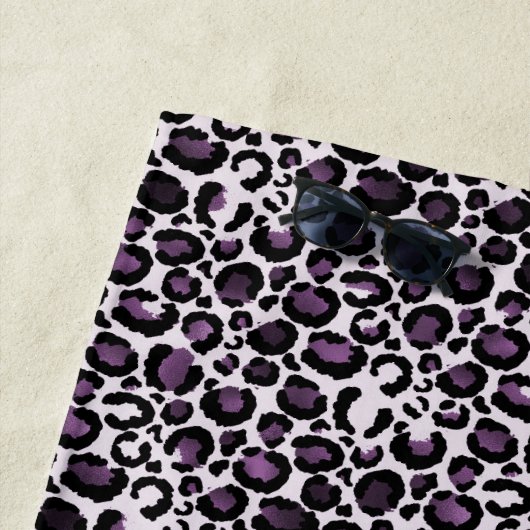 Serviette De Plage Empreinte de léopard violet noir (En situation)