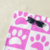 Serviette De Plage Empreinte de patte Rose Cute Et Motif De Tableau D (En situation)