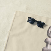 Serviette de plage en crème de sable (En situation)