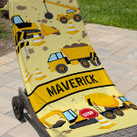 Serviette De Plage Enfants Construction Garçons Digger Custom<br><div class="desc">Apporter de la joie et apprendre à l'heure du bain de votre fils n'a jamais été aussi facile! Avec une serviette personnalisée avec des illustrations de dessins animés d'un chantier de construction, votre fils sera sûr de sourire la prochaine fois qu'il s'y emballera. Non seulement une serviette de plage personnalisée...</div>