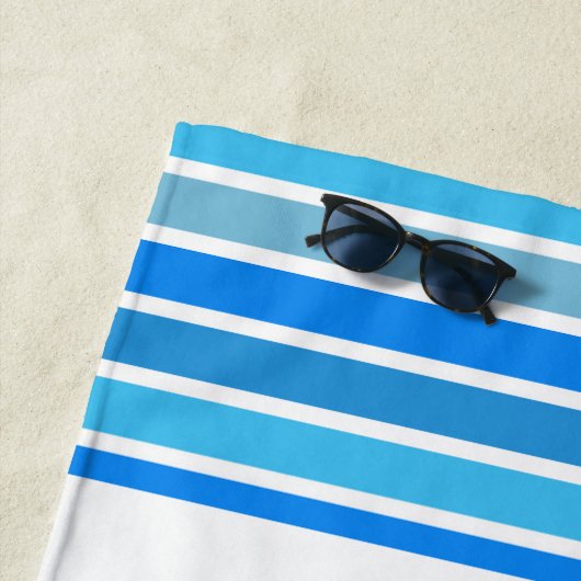 Serviette De Plage Enfants cool requin ajouter un nom (En situation)