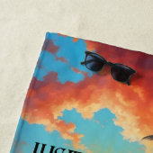 Serviette De Plage Enseignant du coucher de soleil sur la plage tropi (En situation)