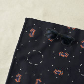 Serviette De Plage Étoiles et motif d'engin spatial unique (En situation)