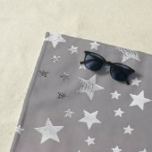 Serviette De Plage Étoiles roses et grises ombrées stylées chic moder (En situation)