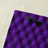 Serviette De Plage Fancy Royal Purple & Queen's Crown avec nom (En situation)
