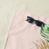 Serviette De Plage feuillage d'or tropical Monogram Beach Towel (En situation)