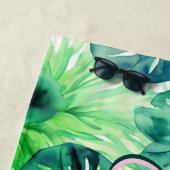Serviette De Plage Feuilles de Monstera Aquarelle Tropicale Nom Rose (En situation)