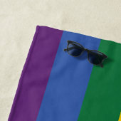Serviette De Plage Fierté LGBTQ+ Vibrante Rayures arc-en-ciel (En situation)