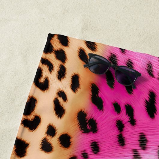 Serviette De Plage Fille Empreinte de léopard de crème rose (En situation)