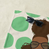 Serviette De Plage Fille noire en vert et blanc (En situation)