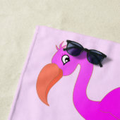 Serviette de plage Flamant rose rose avec nom de t (En situation)