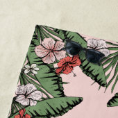 Serviette De Plage Flamant rose rose tropical et Hibiscus Monogrammé (En situation)
