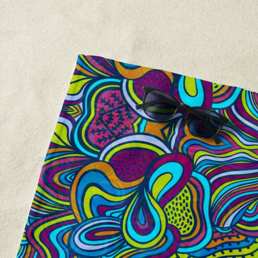 Serviette De Plage Flèches Abstraites rétro colorées (En situation)