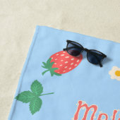 Serviette De Plage Fleur de fraise mini personnalisée (En situation)