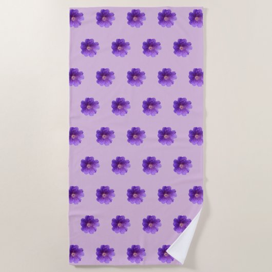 Serviette De Plage Fleur de géranium violet Motif sans couture sur (Devant)