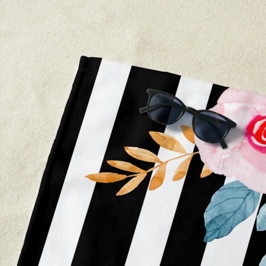 serviette de plage fleurie (En situation)