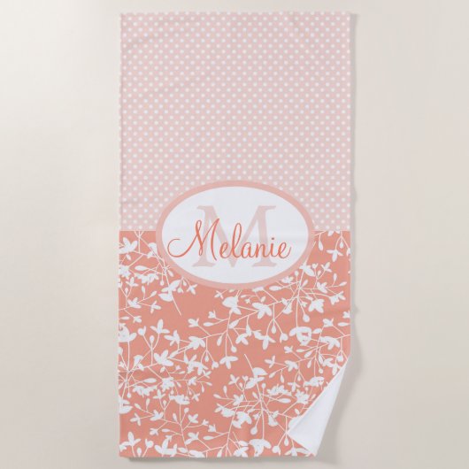 Serviette De Plage Fleurs blanches sur la pêche et Pois Monogrammes (Devant)