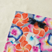 Serviette De Plage Fleurs de la Plumeria tropicale X Motif (En situation)