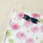 Serviette De Plage Fleurs de renoncule rose menthe (En situation)