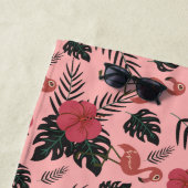 Serviette De Plage Fleurs motifs et feuilles flamands roses (En situation)