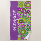 Serviette De Plage Fleurs rétro colorées avec Monogramme (Devant)