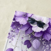 Serviette de plage Fleurs violettes avec perles pe (En situation)