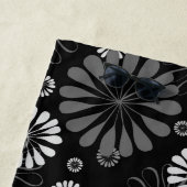 Serviette De Plage Floral noir et blanc rétro (En situation)
