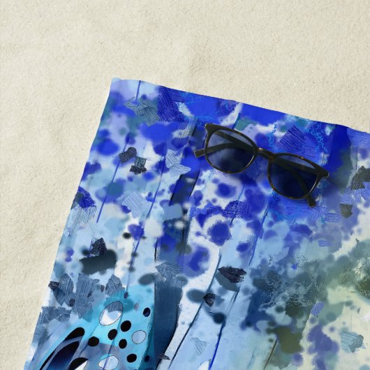 Serviette De Plage Forêt bleue avec nom (En situation)