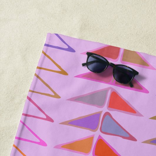 Serviette De Plage Formes géométriques Abstraites mignonnes violet pe (En situation)