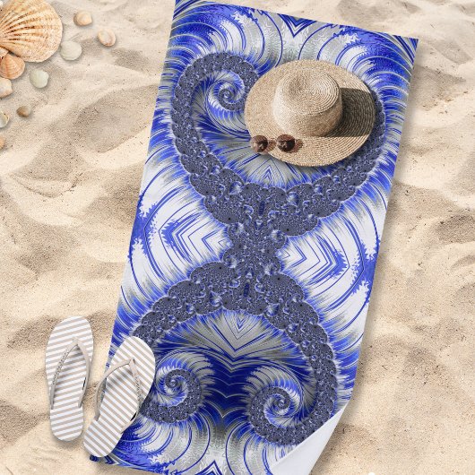 Serviette De Plage Fractale Abstraite de la spirale bleue et blanche