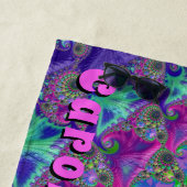 Serviette De Plage Fractale mandala violet vert rose vibrant (En situation)