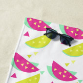 Serviette De Plage Fraises d'été et limonade géométrique (En situation)