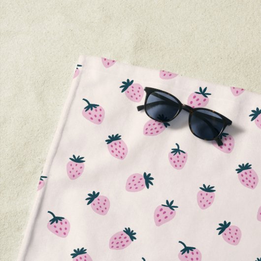 Serviette De Plage fraises rose (En situation)