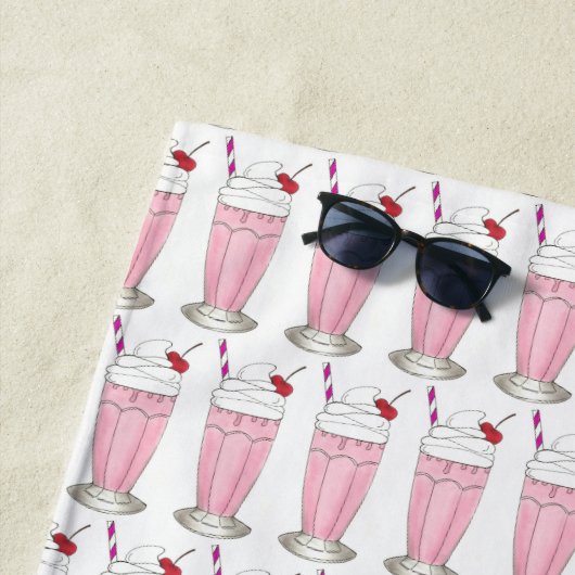 Serviette De Plage Framboise rose Shake Crème glacée Milkshake Foin (En situation)