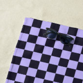 Serviette De Plage French lilac checkerboard pattern (En situation)