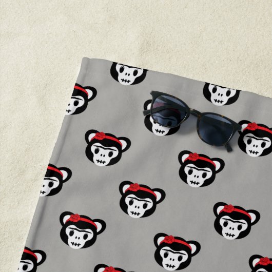 Serviette De Plage Frida Kahlo | FridaMoji - jour du singe mort (En situation)