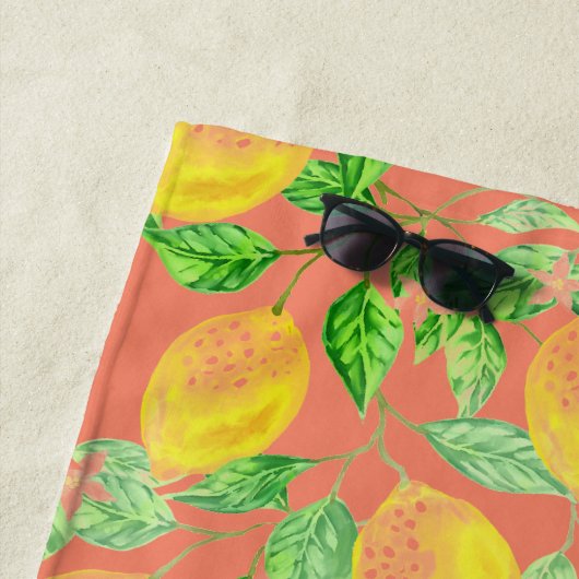 Serviette De Plage Fruit citron motif jaune et pêche rose (En situation)
