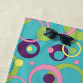 Serviette de plage Funky Blue Circles (En situation)