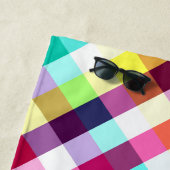 Serviette De Plage Funky Rainbow Plaid Motif Beach Towne (En situation)