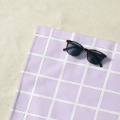 Serviette De Plage Girl lavender violet grille motif nom monogramme (En situation)