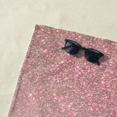 Serviette De Plage Gradient diagonal Rose Gold Blush Pink ombre (En situation)