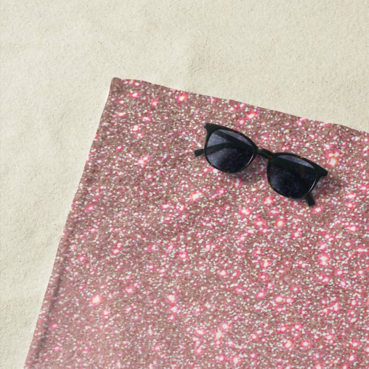 Serviette De Plage Gradient diagonal Rose Gold Blush Pink ombre (En situation)