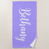 Serviette De Plage Grand nom en blanc sur Lavender (Devant)