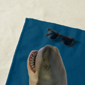 Serviette De Plage Grand requin blanc personnalisé (En situation)
