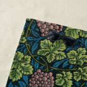 Serviette De Plage Grapevine (par William Morris) (En situation)