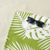 Serviette De Plage Green Palm Feuille Rainforest Motif (En situation)