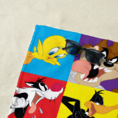 Serviette De Plage Grille de caractères LOONEY TUNES™ personnalisée (En situation)
