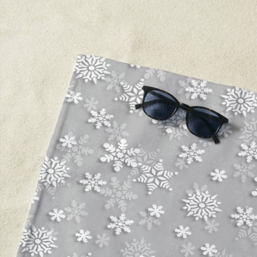 Serviette De Plage Gris d'argent et neige blanche de Noël (En situation)
